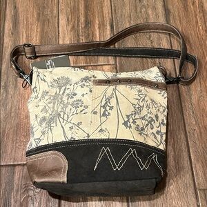 👜 NWT Myra Bag brand “solid aster” shoulder bag with adjustable shoulder strap